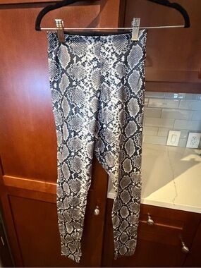 Commando Black & White Snake Print Leggings
